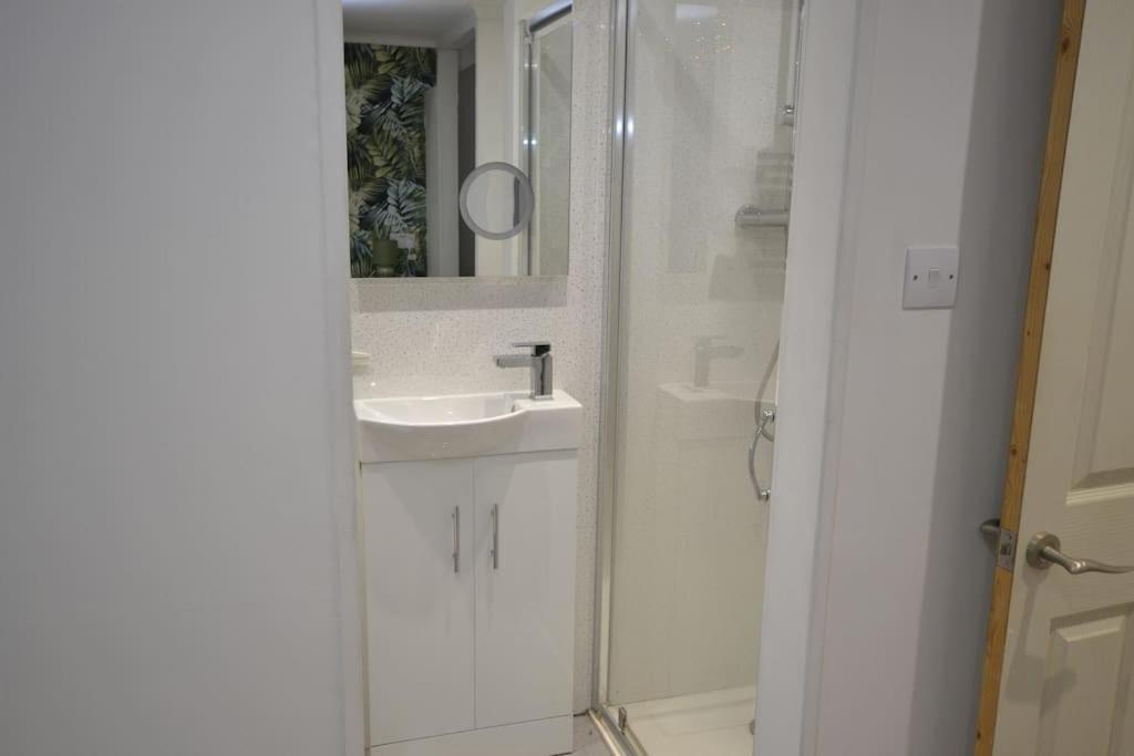The Hive 4 Bed House Pool Table Air-Con Villa Maidstone Ngoại thất bức ảnh